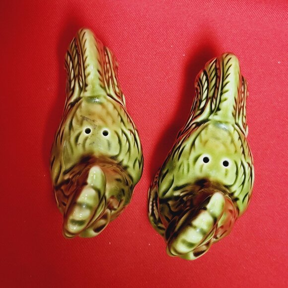 Vintage Green Rooster Salt and Pepper Shakers - Picture 4 of 11